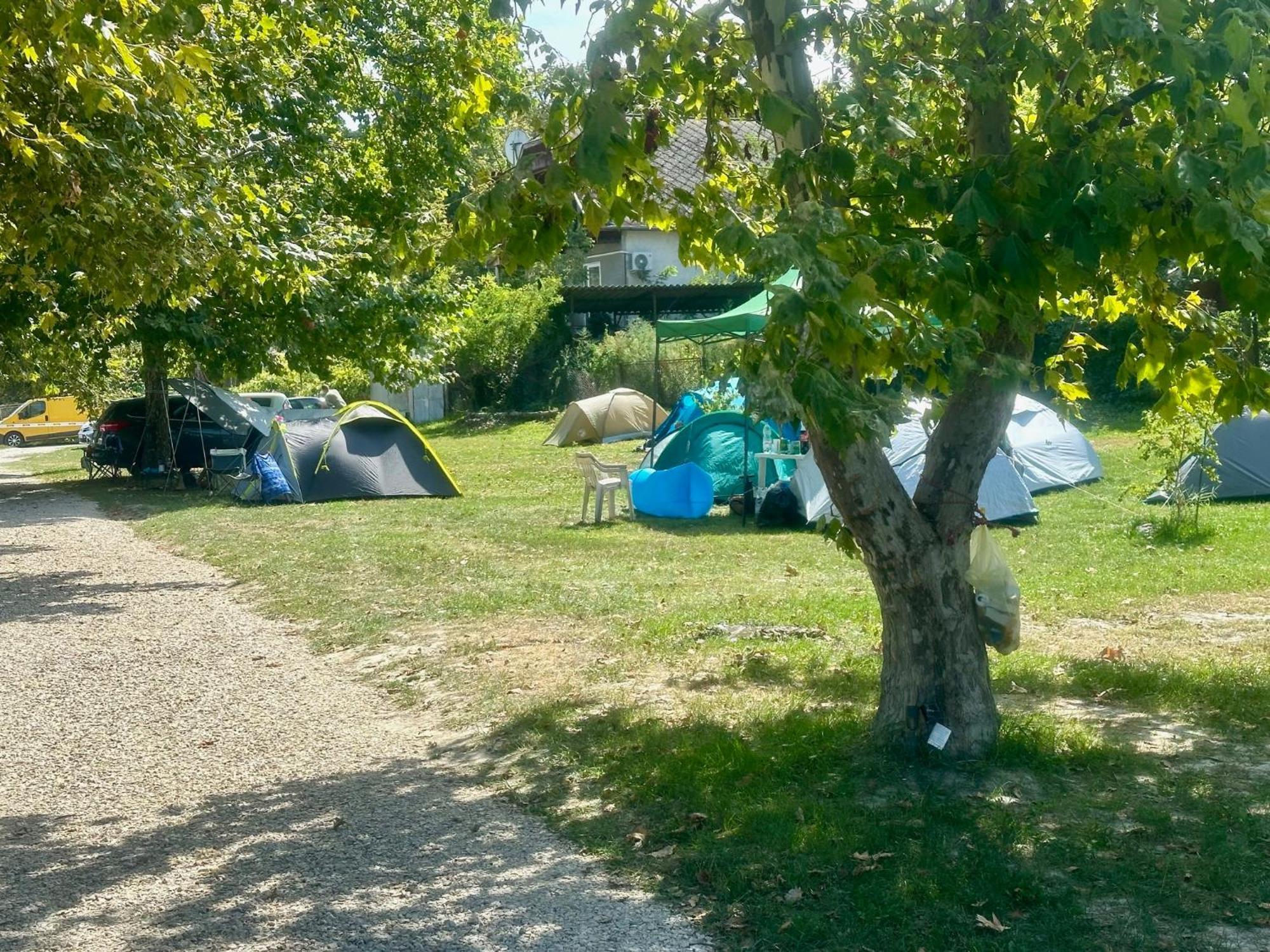 Partifecske Kemping Pilismarot Exterior foto